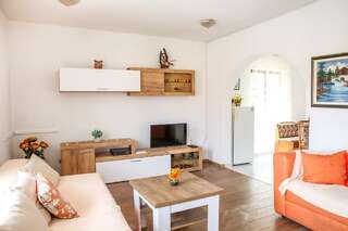 Дома для отпуска Holiday Home Milanovic Цетине Дом с 3 спальнями-3